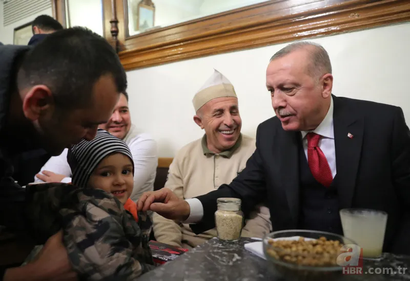 Başkan Erdoğan, Fatih’te bozacıda vatandaşlarla sohbet etti 1