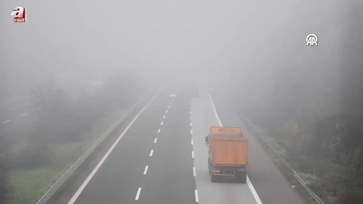 Anadolu Otoyolu’nun Düzce kesiminde sis görüş mesa…