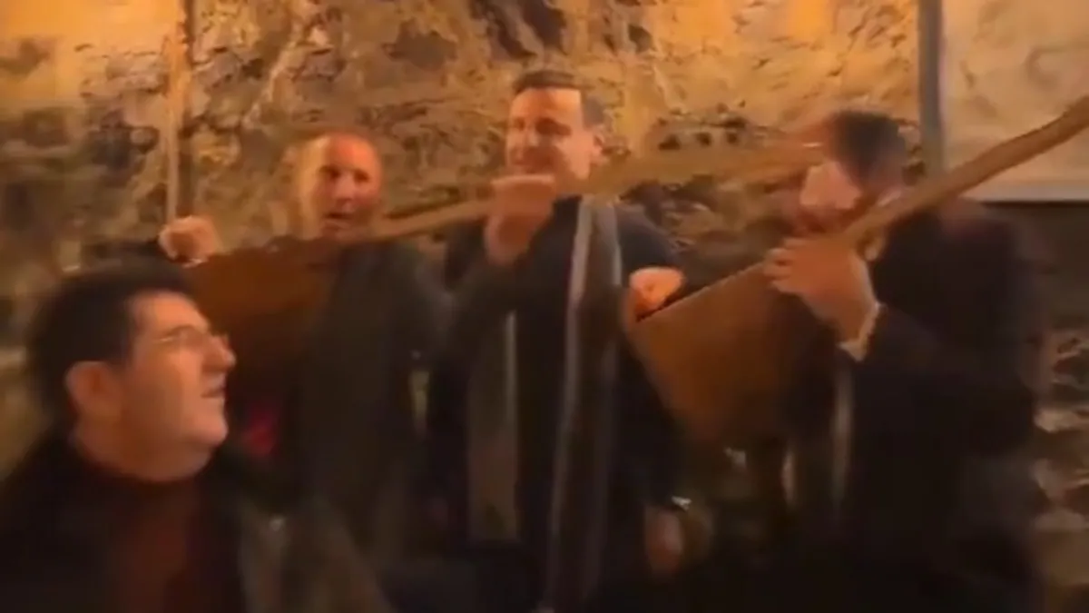 CHP'li heyetten Sarıkamış şehitlerine çalgılı ve rakılı anma: Tepki çeken anlar kamerada