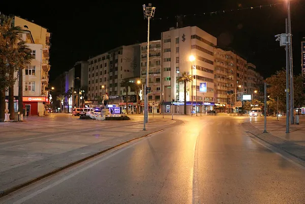 Gözler kabine toplantısında! Yeni koronavirüs tedbirleri alınacak mı? Hafta içi sokağa çıkma yasağı gelecek mi? Şehirler arası seyahat kısıtlaması olacak mı? Hafta sonu tüm gün sokağa çıkmak yasak mı olacak?