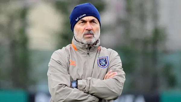 galatasaray-teknik-direktoru-fatih-terimden-son-dakika-transfer-aciklamasi-herkes-kagidi-kalemi-hazirlasin-1612285652793.jpg Galatasaray teknik direktörü Fatih Terim'den son dakika transfer açıklaması! Herkes kağıdı kalemi hazırlasın - 4