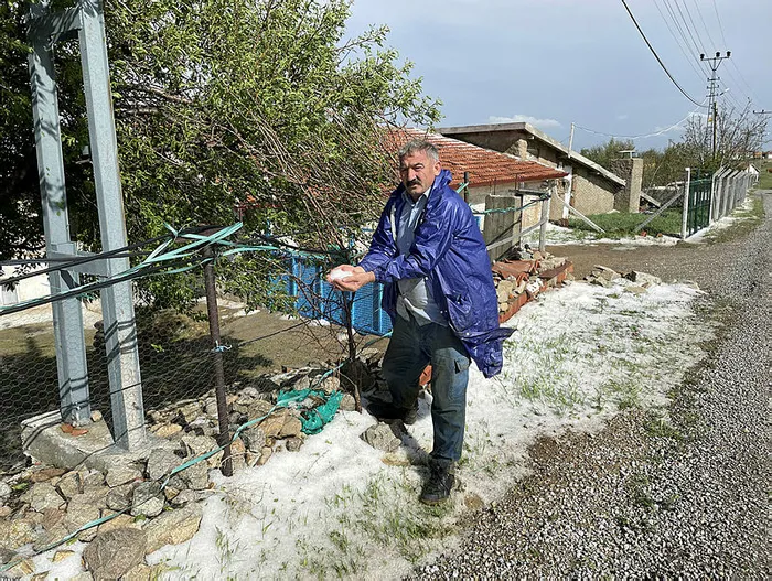 yozgati-dolu-vurdu-1651695095307.jpg Yozgat'ı dolu vurdu - 1