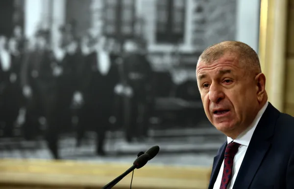 1676032284173.jpg Zafer Partisi lideri Ümit Özdağ: Önce AK Partililer kurtarılıyor | İnsanlığın bittiği vicdanların karardığı an!