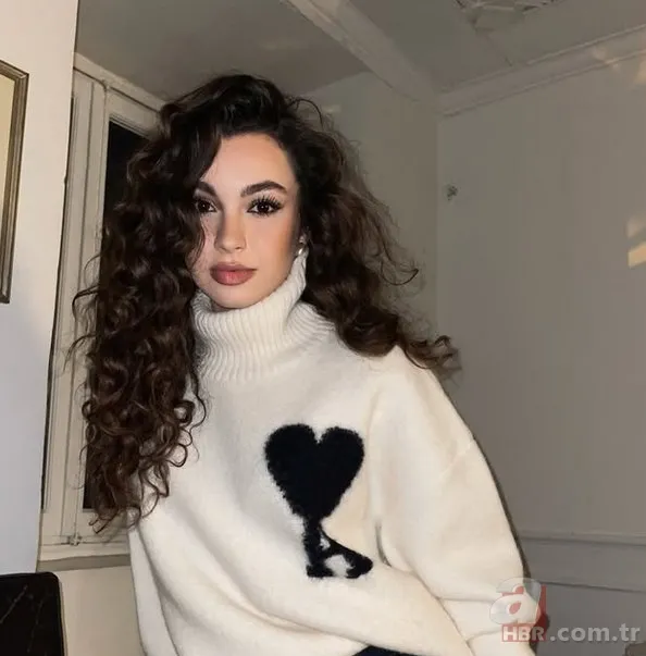 Takipçilerinden beğeni yağdı! Bir Gece Masalı'nın Canfeza'sı Su Burcu Yazgı Coşkun'dan doğum günü pozları! 3