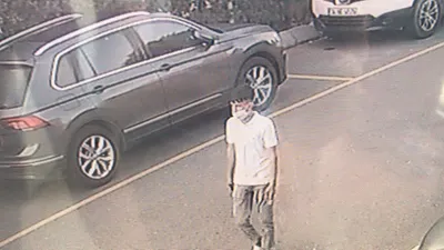 Maskeyle geldi! Ölüm makinesi gibi...