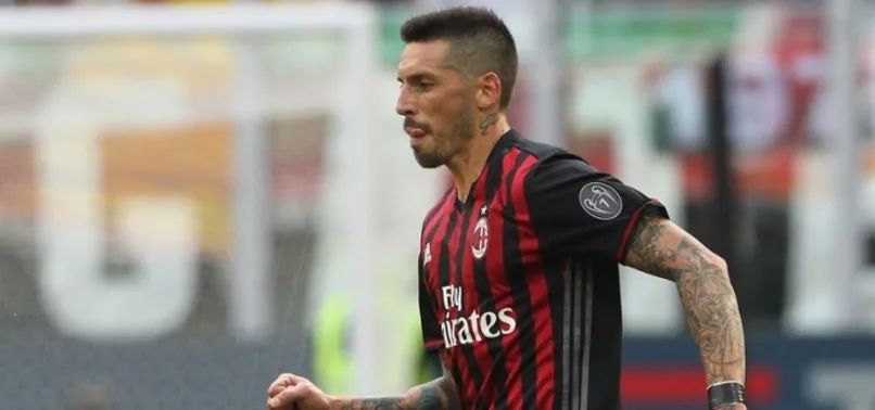 AC Milan'dan Jose Sosa'ya ağır tepki; "Defolup git"