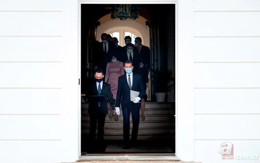 Slovakya'da yeni Başbakan Igor Matovic'in yemin töreninde dikkat çeken Koronavirüs önlemi 2