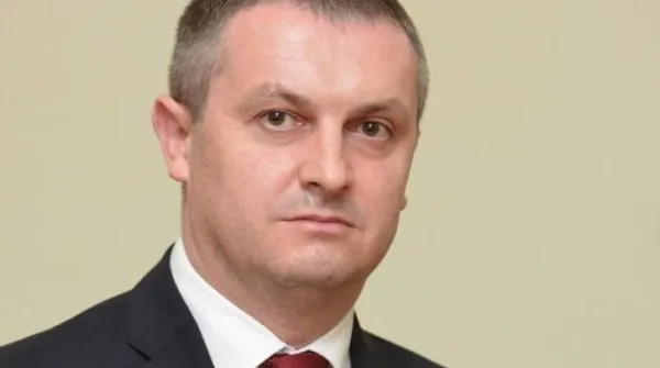 ukraynali-ust-duzey-istihbaratci-evinde-olu-bulundu-1661118081784.jpg Ukraynalı üst düzey istihbaratçı evinde ölü bulundu - 1