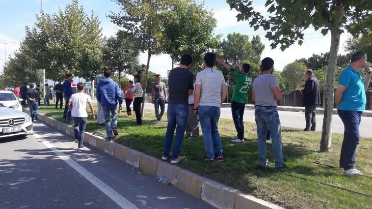 Sakaryaspor ile Eskişehirspor taraftarları kavga etti