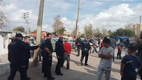 antalyada-evli-ciftin-kavgasina-aileler-karisinca-karakolluk-oldular-1668771935772.jpg Antalya’da evli çiftin kavgasına aileler karışınca karakolluk oldular - 1