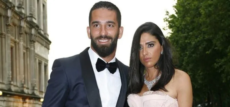 Aslıhan Doğan ve Arda Turan birbirini sildi