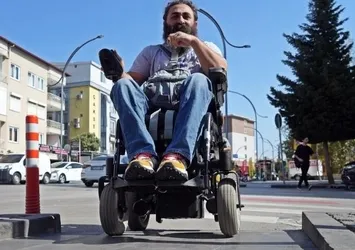 "Bu benim tekerlekli sandalyem değil ayağım"