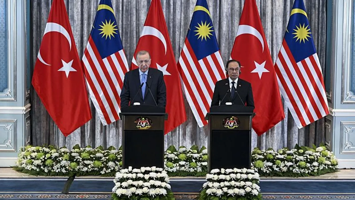 Malezya Başbakanı Enver İbrahim'den Başkan Erdoğan'a büyük övgü: Dünya Müslüman aleminin lideri