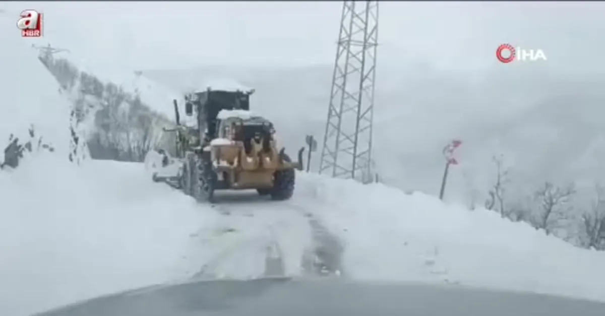 Kapanan köy yolları ulaşıma açıldı