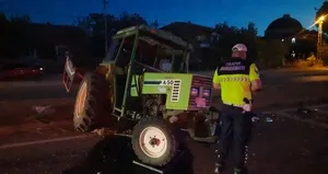 Samsun’da otomobil ile traktör çarpıştı: 3 yaralı