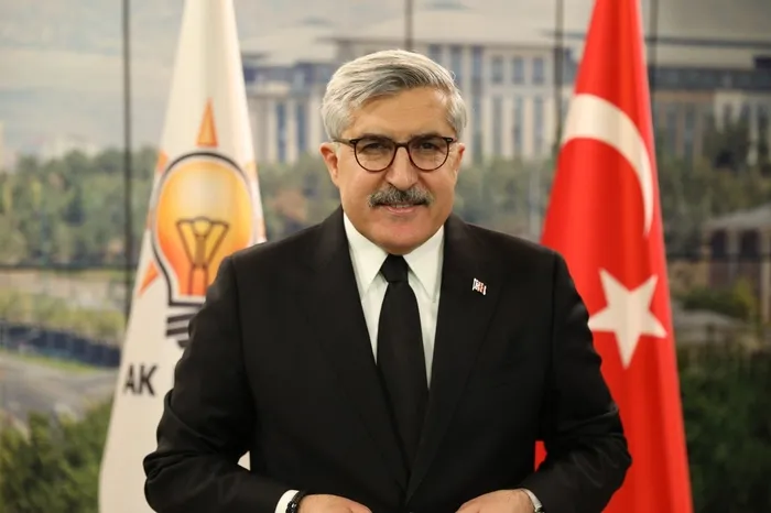 Başkan Erdoğan’ı hedef alan Özgür Özel’e peş peşe sert tepkiler!