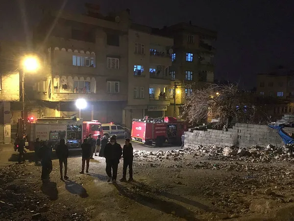 Son dakika haberi: Gaziantep'te bina çöktü: Biri ağır 4 kişi yaralandı - 1