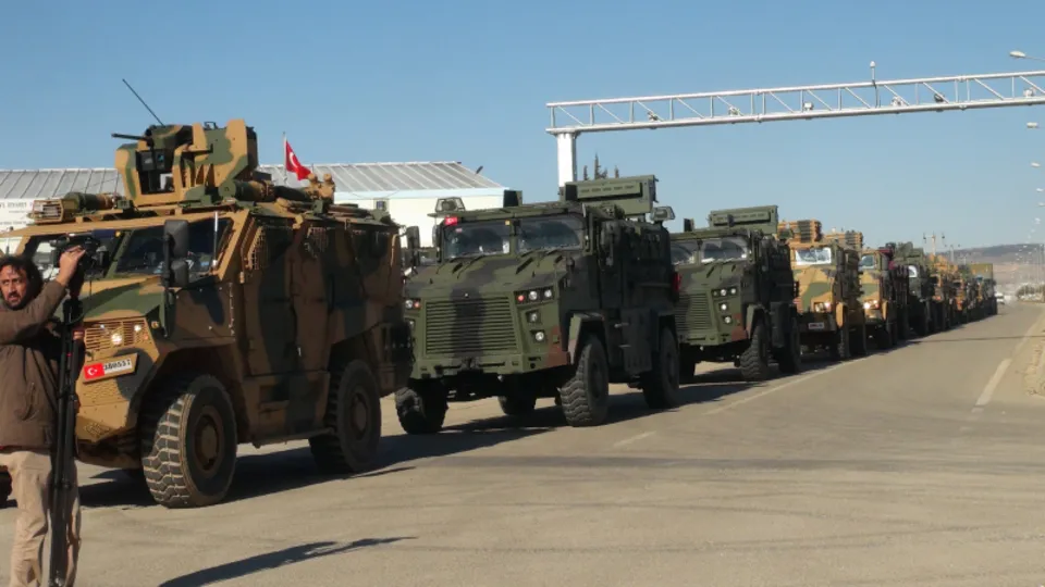 Komando birlikleri peş peşe Suriye’ye giriş yaptı