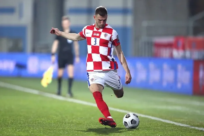trabzonspordan-transfer-hamlesi-hirvat-futbolcu-borna-barisici-kadrosuna-katti-1719327758785.jpeg Trabzonspor'dan transfer hamlesi: Hırvat futbolcu Borna Barisic'i kadrosuna kattı - 1