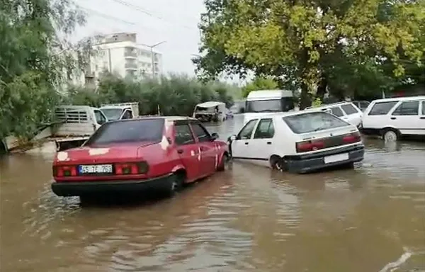 1661616150356.jpg Sağanak yağış tam gaz devam! Meteoroloji'den üst üste yeni uyarılar! Gün verildi... İstanbul Ankara İzmir hava durumu - 1