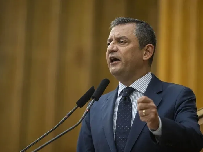 CHP yönetimi sessizliğe büründü! Özel Aziz İhsan Aktaş'ın arabasında - 1