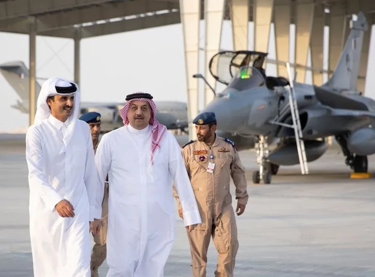 Katar Fransa’dan Rafale tipi savaş uçaklarını teslim aldı