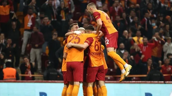 1706858508383.jpg Okan Buruk'tan sürpriz bek tercihi! Galatasaray zorlu Samsunspor deplasmanında... - 2