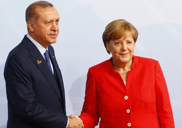 Putin ve Merkel'den Türkiye açıklaması!