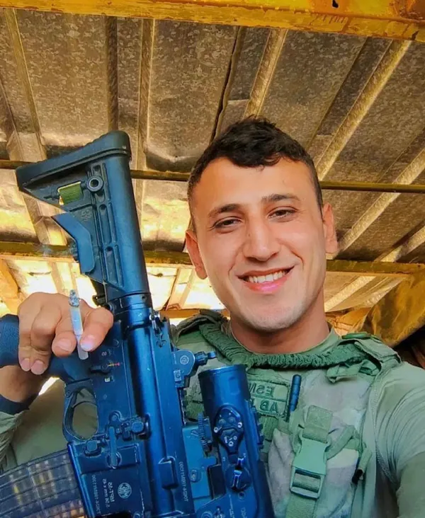 pence-kaplan-sehitlerine-veda-ismail-esmer-ve-mustafa-ozturk-icin-sirnakta-toren-yapildi-1667809494985.jpg Pençe-Kaplan şehitlerine veda! İsmail Esmer ve Mustafa Öztürk için Şırnak'ta tören yapıldı | Son yolculuğuna uğurlandı - 6