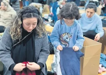 Deprem bağışlarında en ön sıradalar! Küçük çocuklar büyük kalpler
