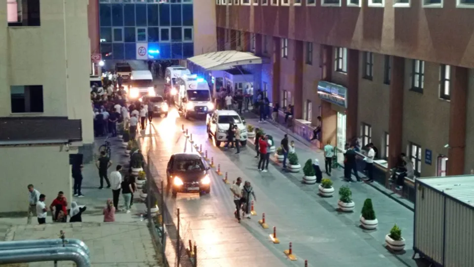 Batman’da 7 aile arasında silahlı kavga! Çok sayıda yaralı var