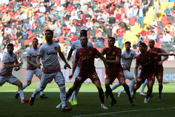 super-ligden-kume-dusen-ikinci-takim-belli-oldu-izmir-temsilcisi-goztepe-veda-etti-1650726475079.jpg Süper Lig'den küme düşen ikinci takım belli oldu! İzmir temsilcisi Göztepe veda etti - 2