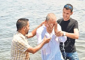 İzmir Körfezi'nde FETÖ vaftizi