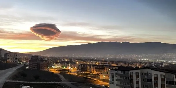 bursada-gorulmustu-mercek-bulutu-dunyanin-gundeminde-1674205574651.jpg Bursa’da görülmüştü! "Mercek bulutu" dünyanın gündeminde - 8