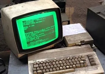 25 yıldır Commodore 64 kullanıyor