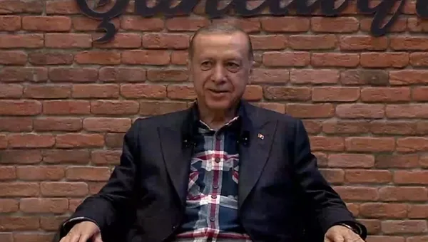 sanliurfada-renkli-anlar-baskan-erdogan-gulum-benim-sarkisina-eslik-etti-1670175783771.jpg Şanlıurfa'da renkli anlar: Başkan Erdoğan 'Gülüm Benim' şarkısına eşlik etti