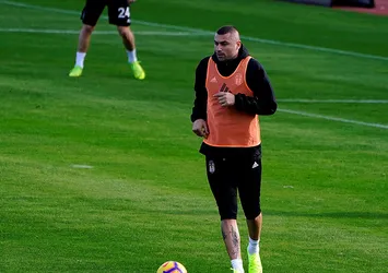 Beşiktaş'tan Burak Yılmaz'a "hoş geldin" mesajı