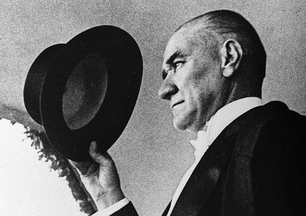 10 KASIM ŞİİRLERİ VE SÖZLERİ 2, 4, 6 ve 8 kıtalık 10 Kasım Atatürk’ü Anma Günü şiirleri