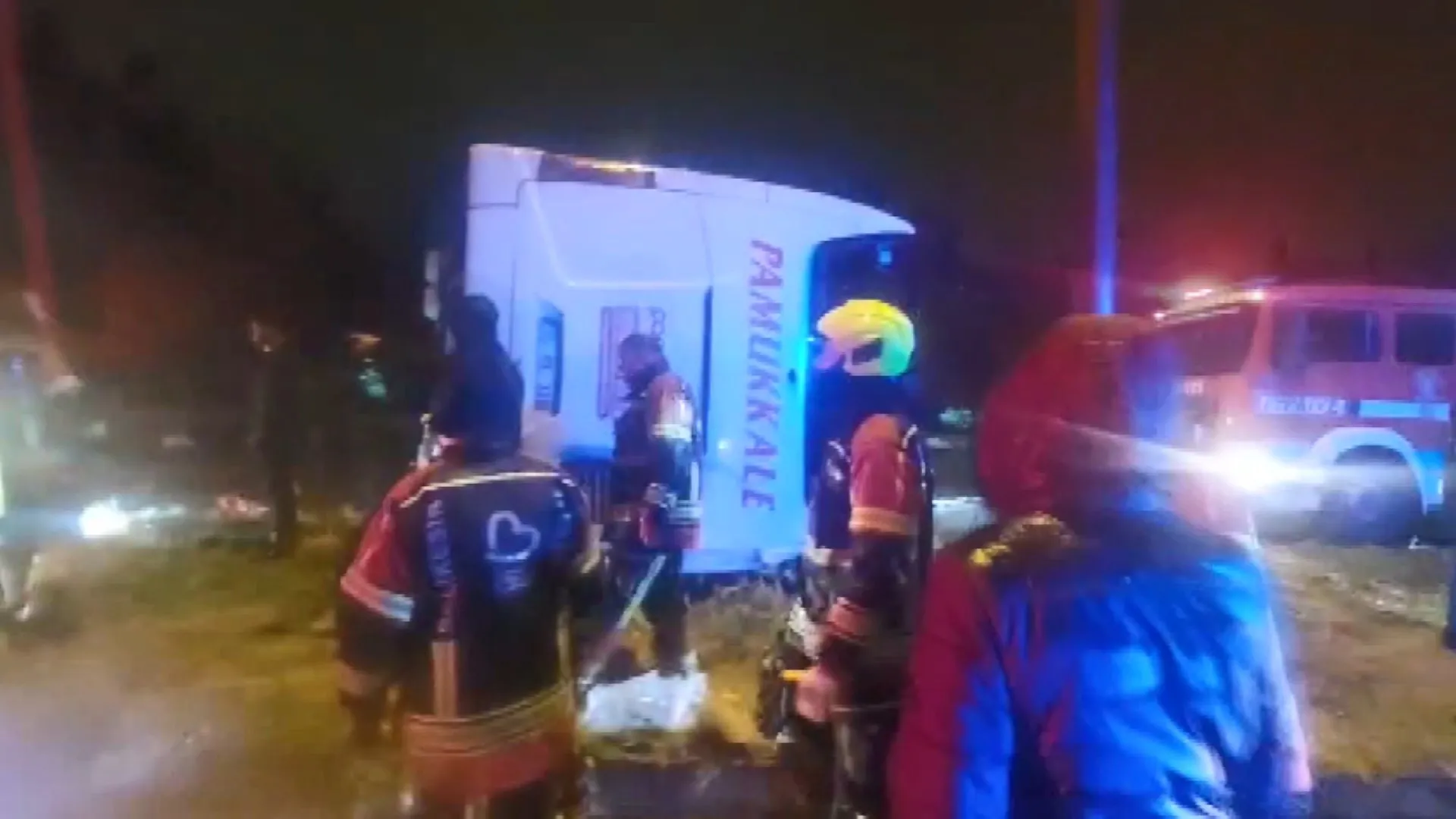 Balıkesir'de yolcu otobüsü devrildi: 3 kişi yaşamını yitirdi, 31 yaralandı — adli soruşturma başlatıldı