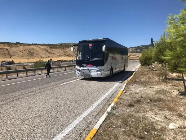 Adıyaman'da feci kaza! Yolcu otobüsü ile otomobil çarpıştı - 4