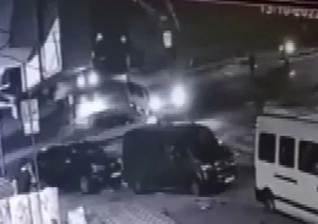 Beylikdüzü'nde kazadan kaçan araç yan yattı