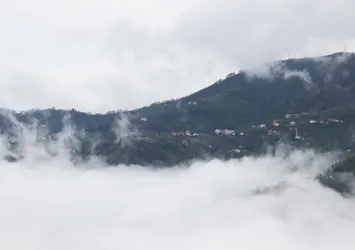 Trabzon'da hava ulaşımına sis engeli