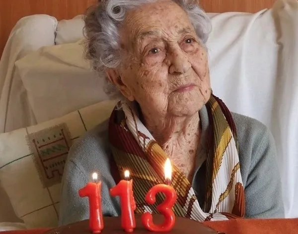 Dünyanın en yaşlı insanı unvanını aldı! Uzun yaşamının sırrını açıkladı