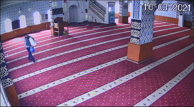 Diyarbakır’da camiden çaldığı ses cihazını kefene sardı! O anlar kamerada - 2