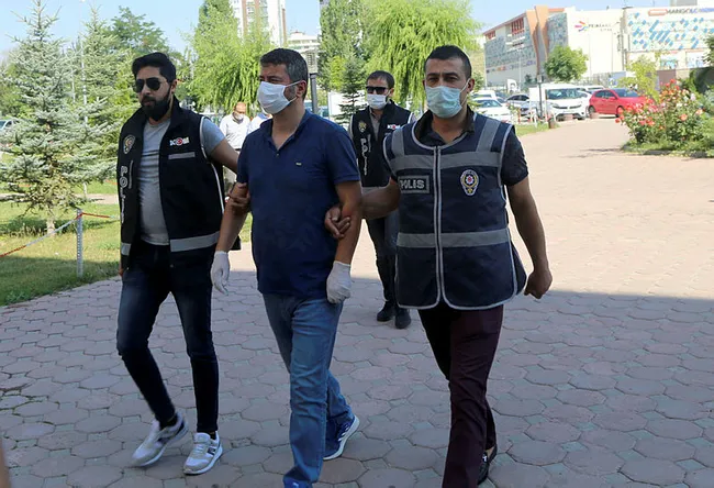 Sivas'ta "renkli reçete" baskını: 7 şüpheli yakalandı - 3
