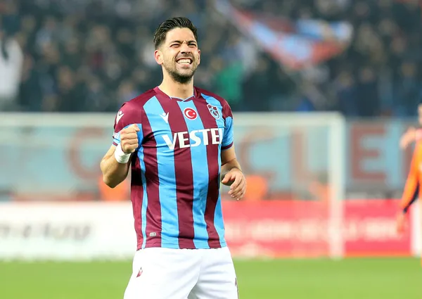 trabzonspordan-golculer-durdu-anastasios-bakasetas-atti-1673771607564.jpg Trabzonspor'dan golcüler durdu Anastasios Bakasetas attı - 4