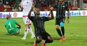 Hugo Rodallega müjdeyi verdi!