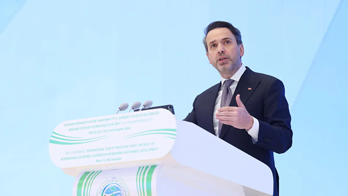 Bakan Bayraktar'dan Türkmenistan ile iş birliği açıklaması: Petrol ve gaz sahaları için ortaklık kurmak istiyoruz