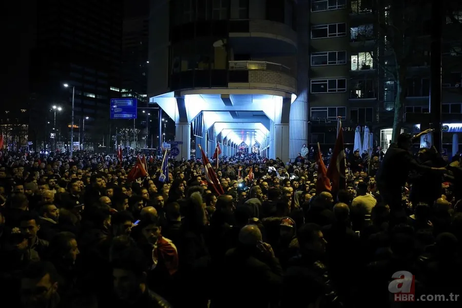 Hollanda'da Türk vatandaşlarına polis köpekleriyle müdahale 4