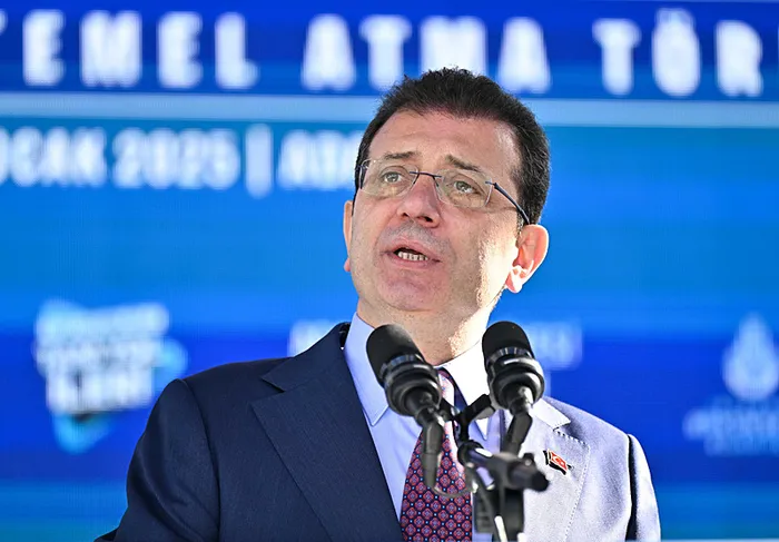 CHP’nin arka bahçesi İBB! 200 yöneticiye ballı-kaymaklı aylıklar